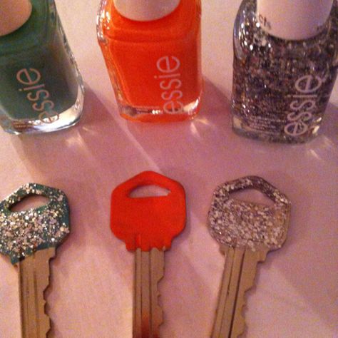 House keys! Use nail polish to decorate your keys... soooo doing this! House Keys, Diy Activities, Still Working, Hallway Decorating, Car Decor, Essie, Acrylic Nails, Nail Polish, Room Decor