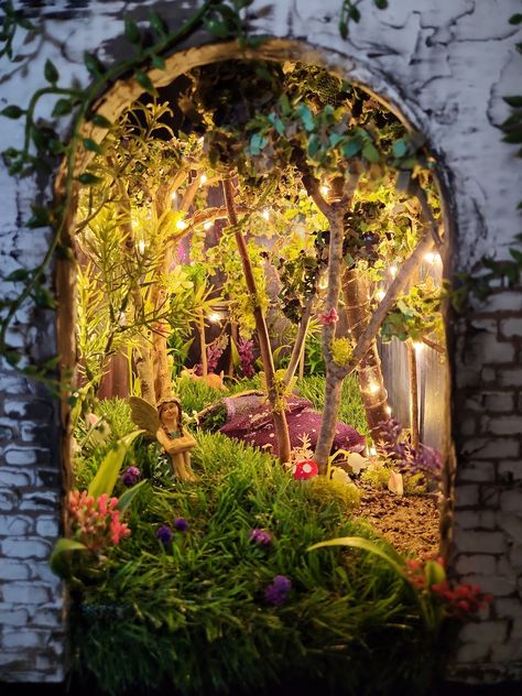 Fairy Bedroom Fairy Garden Enchanted Forest Fairy Diorama Diorama Fairy Book Nook Book Nook Treasure Box Nighlight - Etsy Book Nooks Forest, Secret Garden Book Nook, Fairy Garden Diorama, Enchanted Forest Diorama, Fairy Book Nook, Fairy Forest Bedroom, Fairy Diorama, Loewe Perfume, Interactive Painting