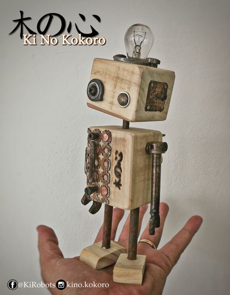 robot fabricado con materiales re utilizados. tienen alma de madera. Handmade Robot, Wood Robots, Wood Robot, Robot Wall Art, Wooden Robot, Recycled Robot, Wooden Toy Cars, Vintage Robots, Robot Sculpture