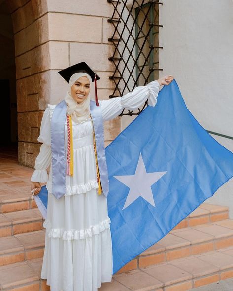 Somali Flag, Somali Beauty, Somali Culture, Somali Girl, Alphabet Tattoo, Alphabet Tattoo Designs, Family Photo Pose, Instagram Photo Ideas Posts, Hijab Fashion Inspiration