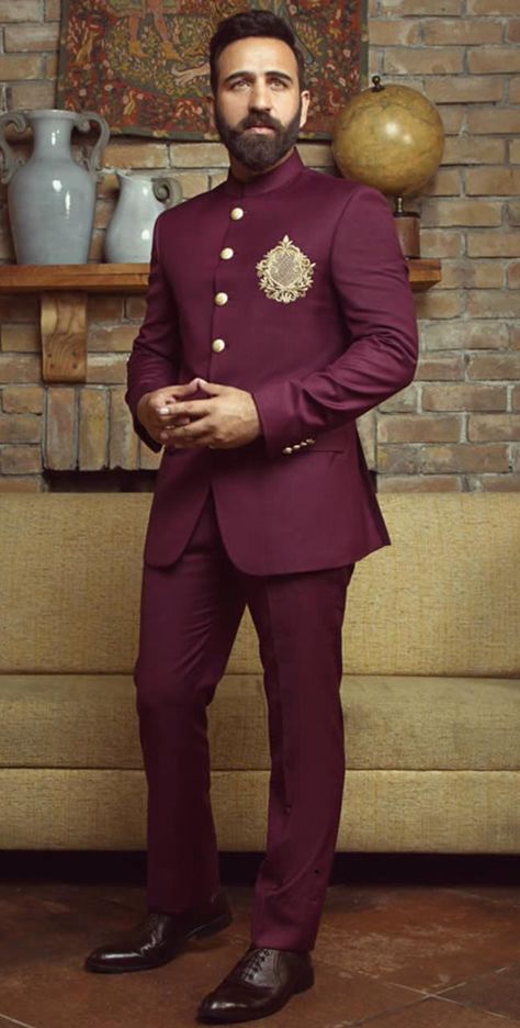 Fashion Outfits Europe, Royal Tuxedo, Mens Wedding Wear, Men Fashion Outfits, Indian Wedding Suits Men, Outfits Europe, Suit For Men Wedding, Designer Tuxedo, Indian Wedding Clothes For Men