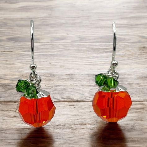 Get into the Halloween spirit with our Petite Pumpkin Halloween Earrings. Lightweight and full of whimsical halloween style. Completed Length: 1 inch ✓ Premium quality✓ Aesthetic and elegant✓ .925 sterling silver✓ Adorable Halloween Style Halloween Bead Earrings Diy, Homemade Halloween Earrings, Diy Halloween Earrings, Halloween Jewelry Diy Ideas, Halloween Jewelry Ideas, Make Earrings Diy, Handmaid Jewelry, Diy Halloween Jewelry, Halloween Earrings Diy