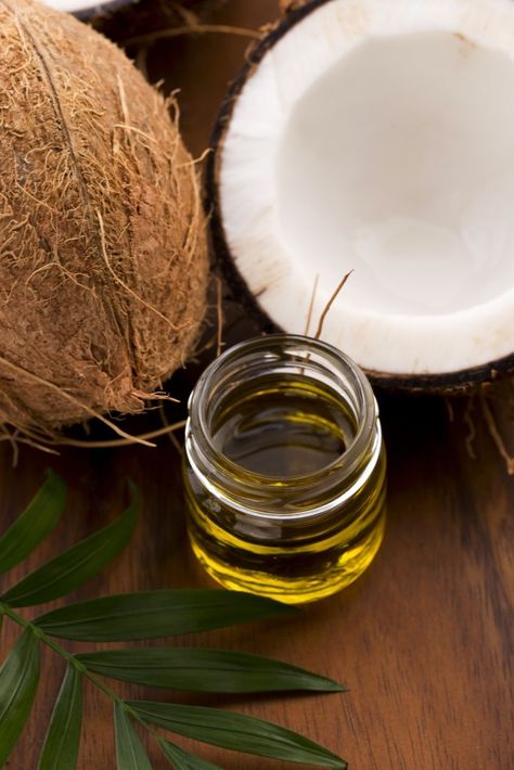 Best Natural Oils for Dry Hair: coconut oil Remedies For Tooth Ache, Dental Health Care, Health And Hygiene, Best Fat Burning Foods, Nice Teeth, Coconut Oil Uses, Hygiene Care, Receding Gums, Oral Care Routine