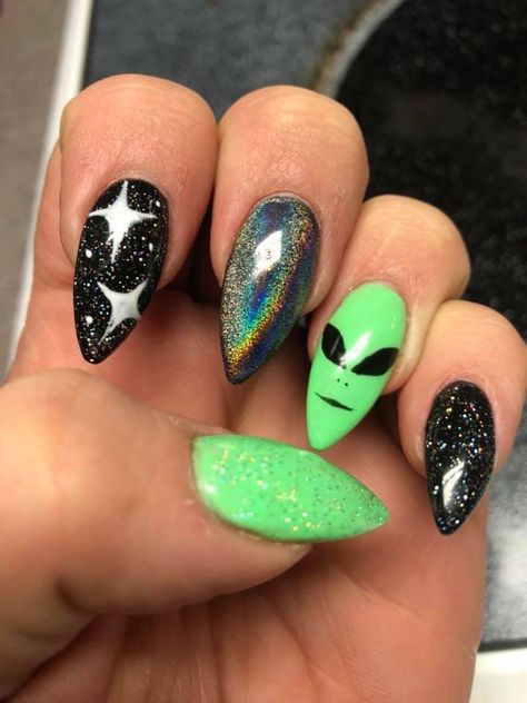 Space Gel Nail Designs, Alien Gel Nails, Alien Aesthetic Nails, Witchie Nails, Neon Alien Nails, Alien Nails Design Short, Halloween Alien Nails, Blacklight Nails Design, Alien Halloween Nails