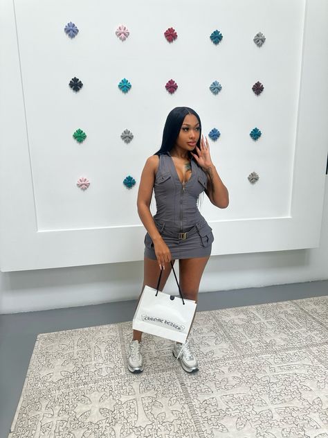 Arabian 🦄🫧 (@iamarabiannn) on X Chanel Sneakers Outfit, Bayou Classic, Girls Night Out Outfits, Chanel Sneakers, Cute Birthday Outfits, Sneakers Outfit, Outfits Summer, Birthday Outfit, Xl Dress