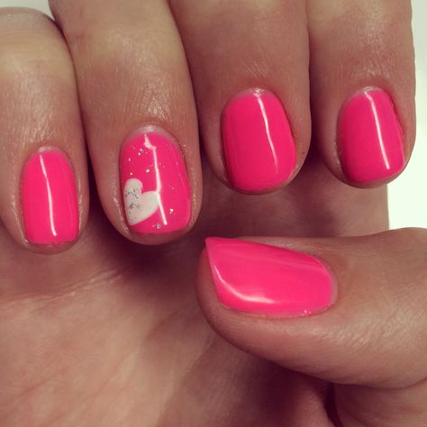 Hot Pink Nails With Heart, Pink Nails With Heart, Nails Short Pink, Pink Pedicure, Bridal Shower Pink, Summer Nails Short, Summer Gel Nails, Deer Painting, Hot Pink Nails