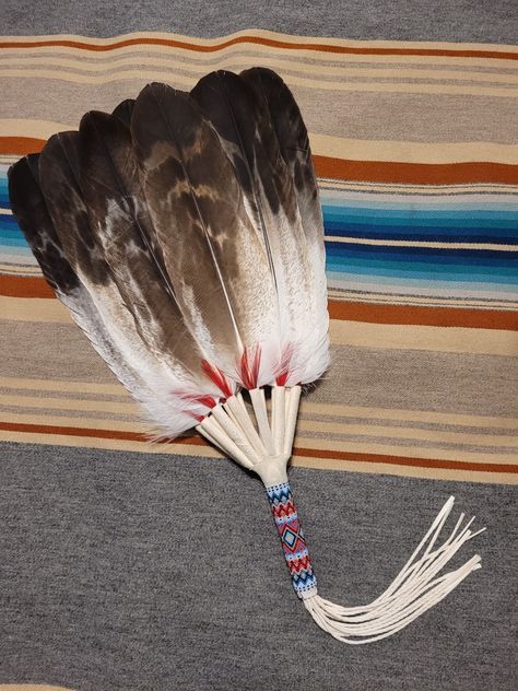 Native American Feathers, Jingle Dress, Eagle Feathers, Old Fan, Feather Fan, Energy Art, Feather Crafts, Feather Art, Beaded Jewlery