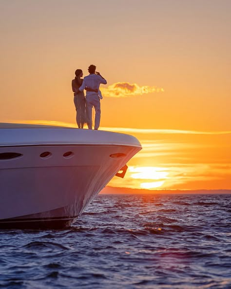 Yacht Aesthetic, Best Yachts, Luxury Lifestyle Couple, Luxury Couple, Yacht Life, Luxury Lifestyle Dreams, Future Lifestyle, Photo Couple, Dream Lifestyle