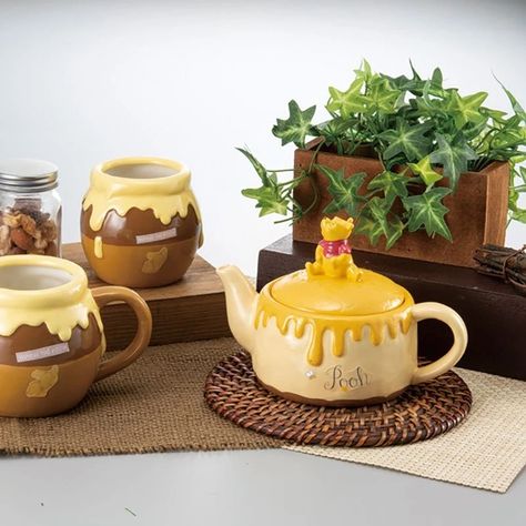 Winnie The Pooh Tea Set, Winnie The Pooh Sitting, Winnie The Pooh Kitchen, Honey Treats, Winnie The Pooh Hunny, Magical Tea, Hunny Pot, Cute Teapot, Mushroom Tea