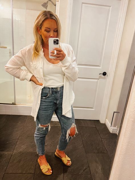 Curve Love High Rise Mom Jeans curated on LTK Outfits With Tattoos, Mom Jeans Outfit Fall, Curvy Mom Outfits, Plus Size Mom Jeans, Ltk Outfits, Plus Size Mom, Jeans Outfit Fall, Mom Jeans Outfit, Gauze Top