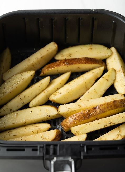 Jojo Potato Wedges, Seasoned Wedges, Air Fryer Potato Wedges, Ninja Grill, Air Fryer Potato, Crispy Potato Wedges, Best Potato Recipes, Potato Wedges Recipe, Wedges Recipe