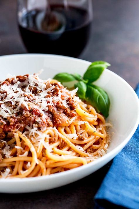 Authentic-Spaghetti-Bolognese Best Bolognese Recipe, Authentic Spaghetti, Greek Spaghetti, Best Spaghetti Recipe, Spaghetti With Meat Sauce, Homemade Spaghetti Sauce Easy, Spaghetti With Meat, Homemade Spaghetti Sauce Recipe, Spaghetti Bolognese Recipe