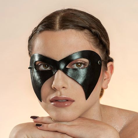 Spider Woman Halloween, Masquerade Mask Makeup, Villain Mask, Catwoman Mask, Masquerade Mask Black, Black Masquerade Mask, Superhero Masks, Mask Makeup, Half Mask