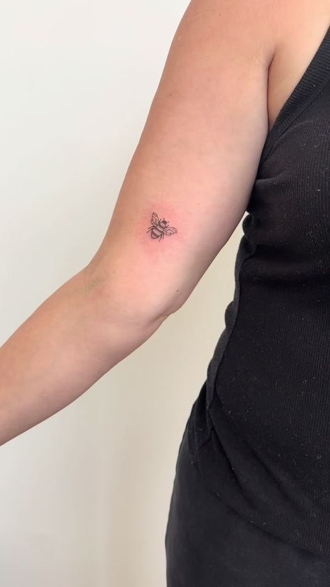 Tiny bee 🐝 #tattoo #duet #minimaltattoo #microtattoo #tattooartistsof... | TikTok Bubble Bee Tattoos, Small Bee Tattoo Simple, Honey Tattoo Ideas, Tiny Bee Tattoo, Bumble Bee Tattoos, Simple Bee Tattoo, Honey Pot Tattoo, Honeybee Tattoo, Small Bee Tattoo