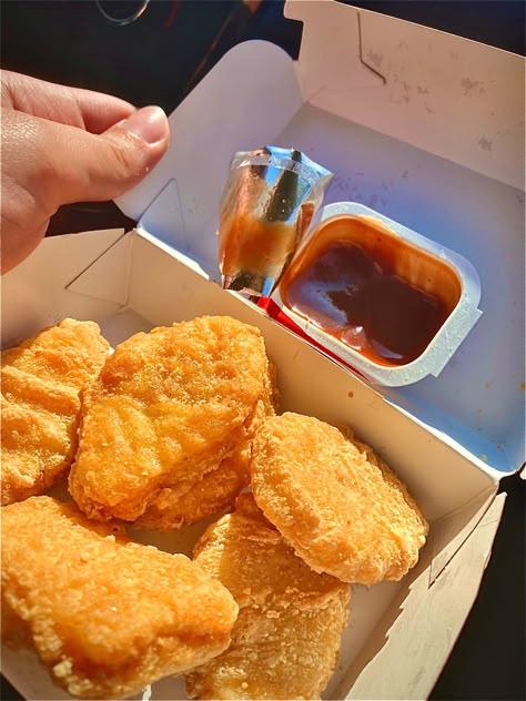 Mc Nuggets, Mc Chicken, Food Babe, Chicken Nuggets, My Mouth, Nom Nom Nom, I Want To Eat, Food Inspo, Food Dessert