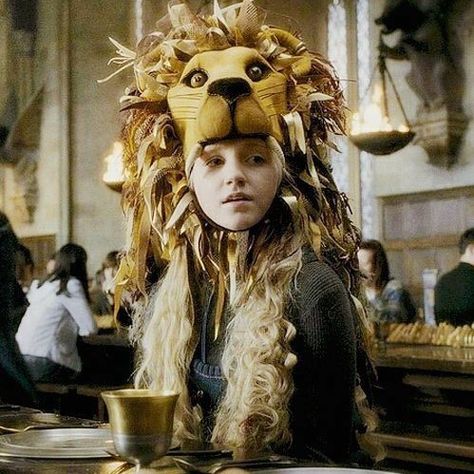 luna lovegood Alice Miller, Harry Potter Witch, Harry Potter Luna Lovegood, Severus Rogue, Lion Mask, Albus Dumbledore, Remus Lupin, Harry Potter Quotes, Luna Lovegood