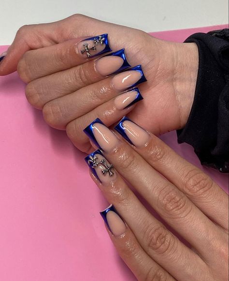 Black N Blue Nails, Short Junk Nails Blue, Blue Short Set Nails, Black And Blue Short Nails, Short Navy Blue Nails Acrylic, Sapphire Blue Acrylic Nails, Blue N Black Nails, Short Nail Set Blue, Blue Short Acrylics