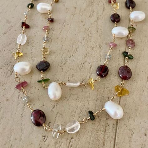 Rainbow Moonstone Bracelet, Wire Wrapped Bead Necklace, Crystal World, Jewellery Trends, Chalcedony Necklace, Jewellery Design Sketches, Assemblage Necklace, Citrine Necklace, Crystal Bead Necklace