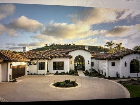 Palm Springs Front Yard, Mission Revival Homes, Contemporary Tuscan, Dream Bungalow, Minimalistic House, Exterior Stucco, Portugal House, Mission Revival, Spanish Homes