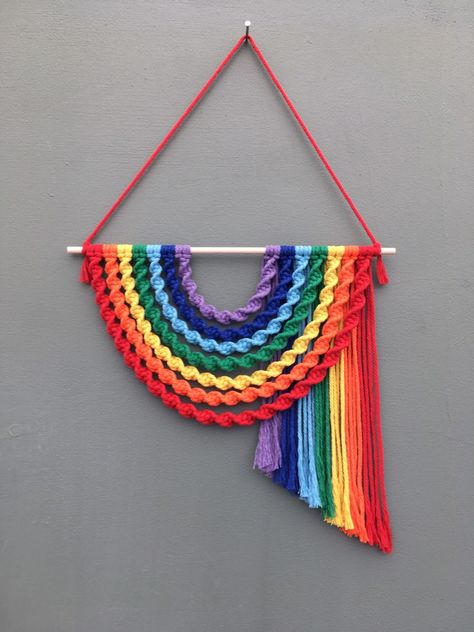 Macrame Rainbow Rainbow Wall Hanging Macrame Wall Hanging Rainbow Macrame Wall Hangings, Simpul Makrame, Art Macramé, Rainbow Macrame, Macrame Rainbow, Macrame Wall Hanging Diy, Rainbow Wall Hanging, Crochet Wall Hangings, Rainbow Decorations