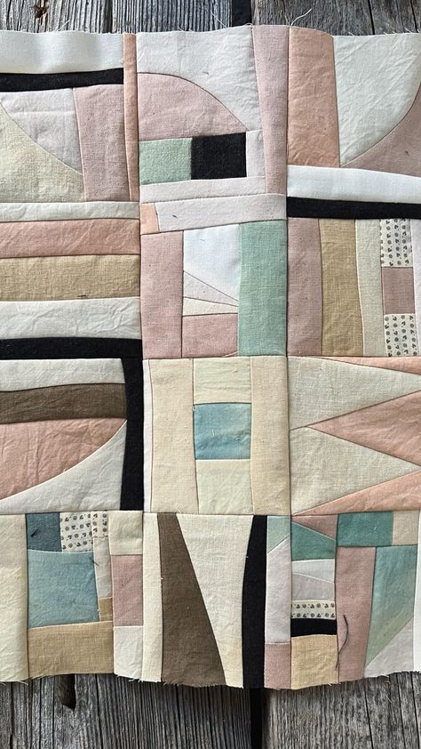 Patchwork Wall Hanging, Art Quilts Inspiration, Improv Patchwork, Quilt Curtains, Garden Quilt Pattern, Abstract Quilts, Improv Quilt, Abstract Patchwork, Patchwork Art