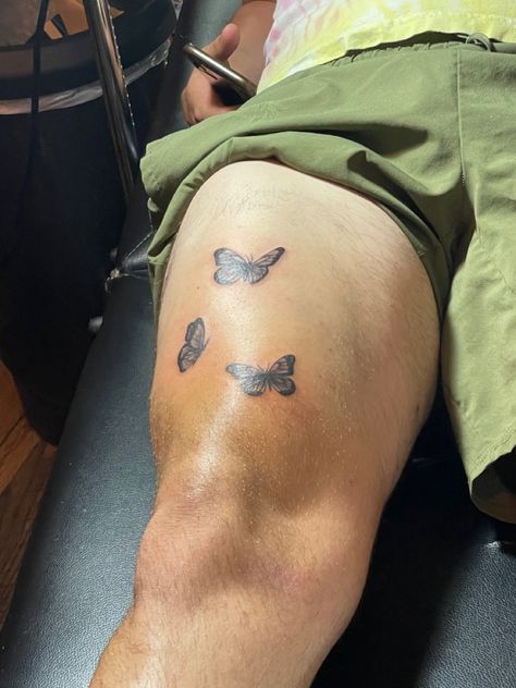 Mens Thigh Tattoo, Small Men's Tattoos, Men's Tattoo Ideas, Thigh Tattoo Simple, Front Thigh Tattoos, Butterfly Leg Tattoos, Simple Leg Tattoos, Butterfly Thigh Tattoo, Small Thigh Tattoos