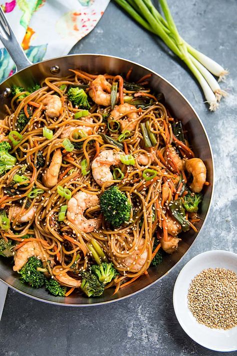 Easy Sesame Shrimp Pasta – Must Love Home Orange Chicken Stir Fry, Sesame Shrimp, Pan Fried Shrimp, Shrimp Noodles, Fitness Meals, Shrimp And Vegetables, Best Seafood Recipes, Easy Recipes For Beginners, Sauce Pasta