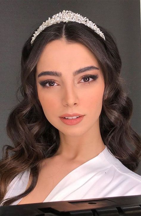 Small Tiara Wedding Bridal Hair, Hairdo Wedding, Bridal Makeup Natural, Bridal Hair Inspiration, Bride Headpiece, Neutral Makeup, Long Hair Wedding Styles, Wedding Makeup Looks, Bridal Makeup Looks