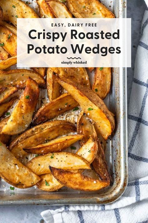 Baked Potatoes Wedges, Potato Wedges In The Oven, Broasted Potatoes, Potatoes Wedges, Oven Baked Potatoes, Homemade Potato Wedges, Seasoned Roasted Potatoes, Seasoned Potato Wedges, Crispy Potato Wedges