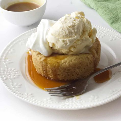 Best Recipes For Dinner, Ooey Gooey Butter Cake, Butter Pecan Ice Cream, Gooey Butter, Mini Cake Pans, Pecan Ice Cream, Gooey Butter Cake, Butter Cake Recipe, Ladies Luncheon