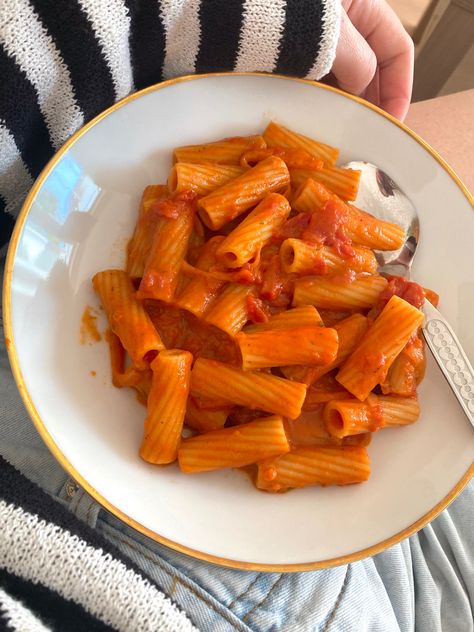 Red Pasta Aesthetic, Aesthetic Pasta Pictures, Pesto Noodles, Chilli Pasta, Pictures Of Italy, Red Pasta, Notion Workspace, Aesthetic Pic Ideas, Food Noodles