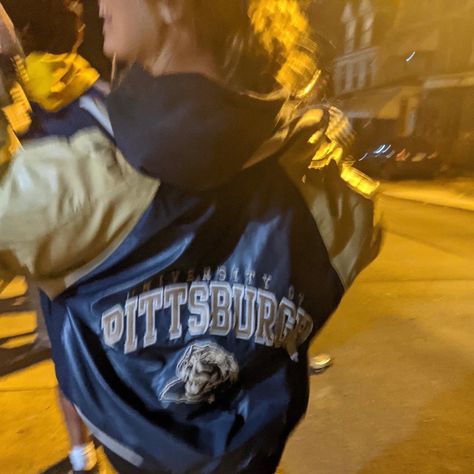 Pittsburgh Street Style, Pitt Aesthetic, Pittsburgh Aesthetic, Pitt University Aesthetic, Pittsburgh University Aesthetic, University Of Pittsburgh Wallpaper, Pitt College, Pittsburgh University, University Of Pittsburgh Aesthetic