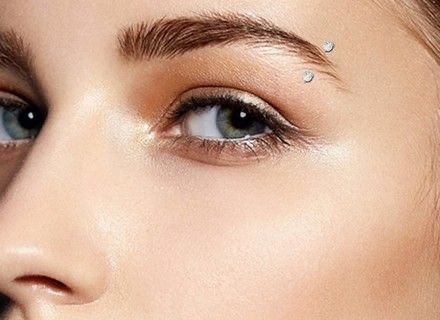 Eyebrow Piercing Horizontal, Face Dermal, Piercing Types, Different Jewelry, Eyebrow Piercing Jewelry, Bridge Piercing, Eyebrow Jewelry, Face Piercings, Cool Piercings