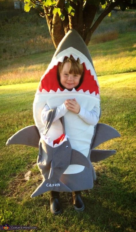 Shark - DIY Halloween Costume Easy Shark Costume, Shark Family Costume, Easy Diy Shark Costume, Animal Costumes For Boys, Toddler Shark Costume, Diy Shark Costume, Shark Custome Kids, Shark Diy, Shark Costume Kids