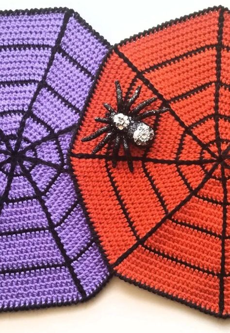 Spiderweb Crochet, Fall Crochet Patterns Free, Crochet Room Decor, Crochet Spiderweb, Crochet Room, Halloween Placemats, Beanie Knitting Patterns Free, Crochet Placemat Patterns, Crochet Placemats