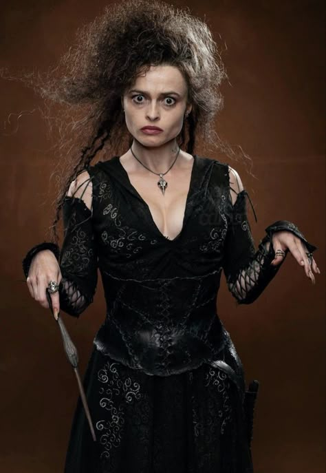 Bellatrix Lestrange Makeup, Bellatrix Lestrange Halloween, Bellatrix Cosplay, Voldemort Costume, Belatrix Lestrange, Bellatrix Lestrange Costume, Bellatrix Lestrange Aesthetic, Harry Potter Bellatrix Lestrange, Stile Harry Potter