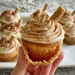 The Best Recipe for Rumchata Cupcakes - Stacy Ling Rumchata Cupcakes, Pirouette Cookies, Rumchata Recipes, Rum Chata, Best Margarita Recipe, Boozy Cupcakes, Dinner Party Desserts, Festive Desserts, Dinner Party Menu