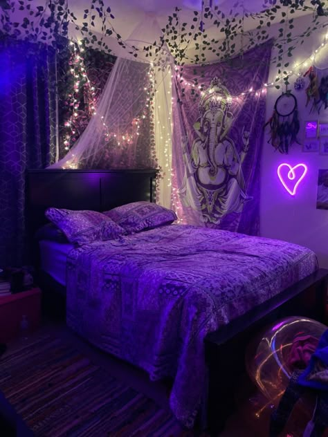 Purple Witchy Room Aesthetic, Whimsgothic House, Purple Bedding Aesthetic, Purple Gothic Bedroom, Witchy Dollhouse, Trap Aesthetic, Room Organization Bedroom, Cool Room Designs, Purple Gothic