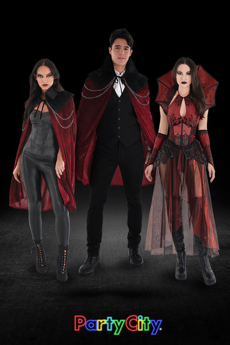 Vampire Group Costume, Vampire Looks, Vampire Family, Dracula Costume, Feather Collar, Vampire Look, Scary Halloween Costume, Vampire Boy, Scary Halloween Costumes