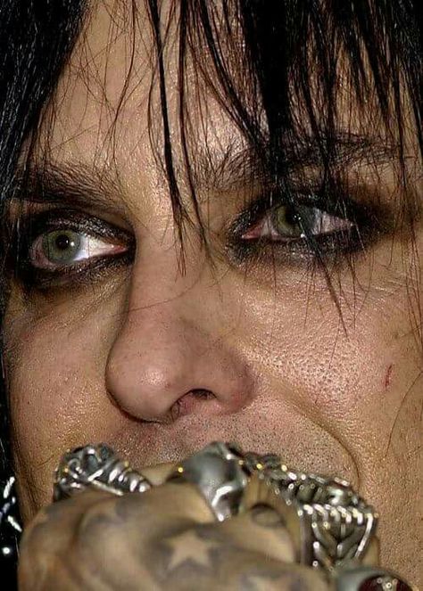 Nikki Sixx 80s, Rock Makeup, Sixx Am, Motley Crüe, Rock Of Ages, Male Makeup, Nikki Sixx, Glam Metal, Motley Crue