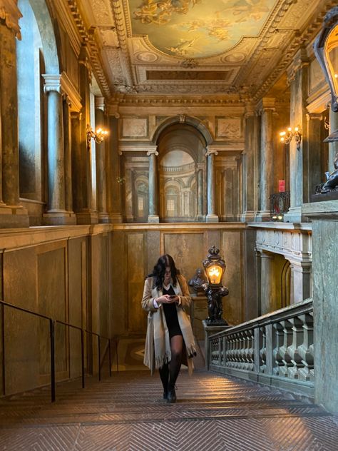 Casual Princess Aesthetic, Castle Outfit Aesthetic, European Student Aesthetic, Rich Artist Aesthetic, Architecture Girl Aesthetic, Castle Photoshoot, Gold Architecture, Aesthetic Castle, Stairs Decor