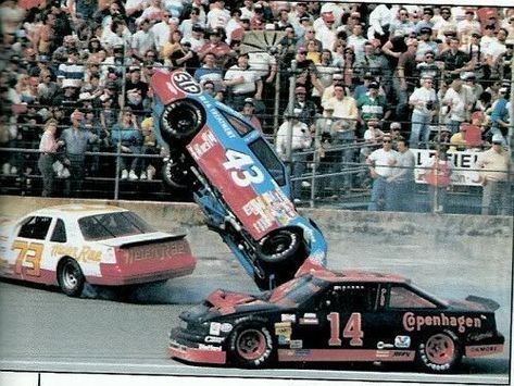 Nascar Wrecks, Nascar Crash, Nascar Champions, Bizarre Pictures, Mario Andretti, Nascar Race Cars, Richard Petty, Real Racing, Stock Car Racing