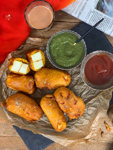 Paneer Pakoda, Crispy Paneer, Paneer Pakora, Recipe With Garlic, Pakora Recipe, Paneer Dishes, Garlic Chutney, Pakora Recipes, Chai Recipe