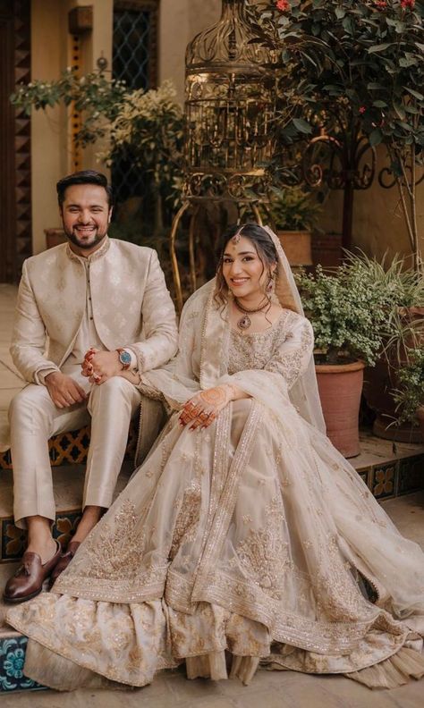 Colour Coordinated Wedding Dress for Couple Couples Wedding Reception Outfit, Nikkah Outfit Bride And Groom, Nikkah Dress For Groom, Pakistani Wedding Shoot Couple, Pakistani Wedding Photography Poses, Pakistani Engagement Photos, Nikkah Groom Outfit, Nikkah Outfit For Men, Nikkah Poses Couple