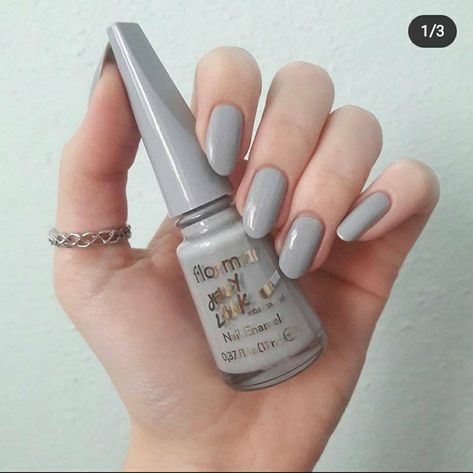 Light Grey Nails Acrylic, Light Grey Acrylic Nails Designs, Light Grey Nails, Light Gray Nails, Oval Acrylic Nails, Grey Acrylic Nails, Nail Paint Shades, Nail Paints, Natural Nail Care