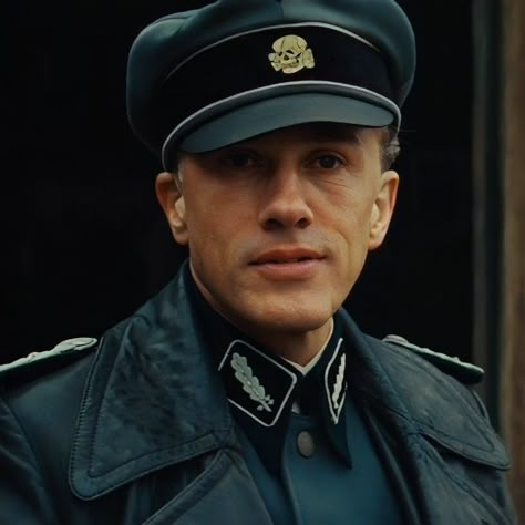 Tags ☆ #Inglouriousbasterds #hans #hanslanda #icon #movies Christopher Waltz, Hans Landa, Inglorious Basterds, Inglourious Basterds, Christoph Waltz, Quentin Tarantino, Christian Bale, Waltz, Brad Pitt