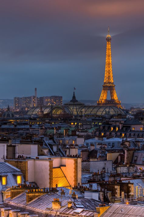 Paris Monuments, Eiffel Tower At Night, Night In Paris, City Of Paris, Paris Tour, Montmartre Paris, Beautiful Paris, Paris At Night, Paris Photography