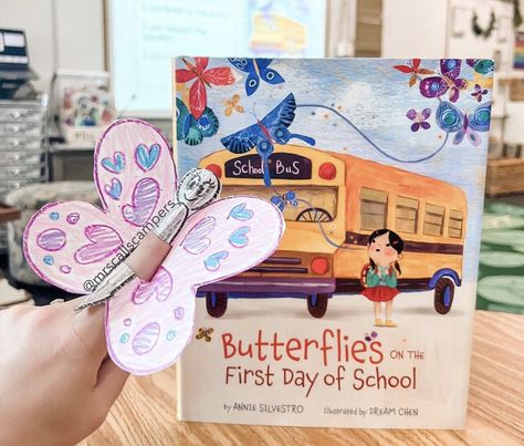 Transitional Kindergarten Classroom, Small Group Table, Walking Out The Door, Elementary Classroom Themes, Dream Classroom, Elementary Classroom Decor, First Day Of School Activities, Walking Out, 2nd Grade Classroom