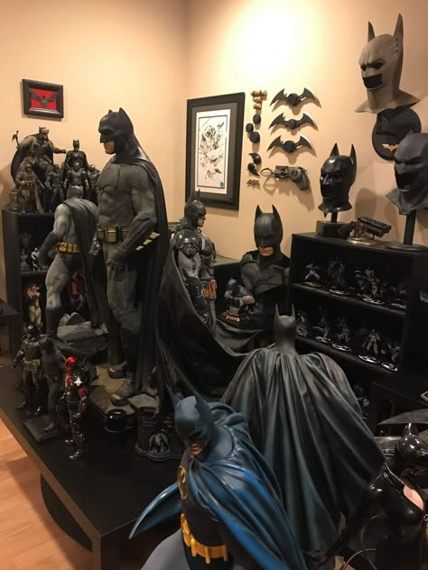 Batman Room, Batman Love, Bat Cave, Batman Spiderman, Batman Pictures, Trendy Embroidery, Batman Action Figures, Batman Artwork, Batman Comic Art