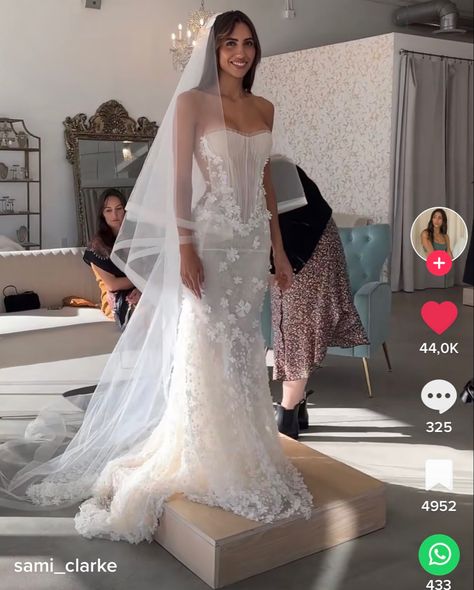 Hailey Bieber Wedding Dress, Evermore Wedding, Bieber Wedding, Hailey Bieber Wedding, Second Wedding Dress, Outfit Creator, Second Wedding, Dream Wedding Decorations, Beauty Water